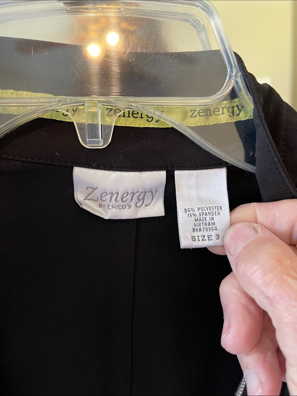 Woman’s jacket - Picture 4 of 5